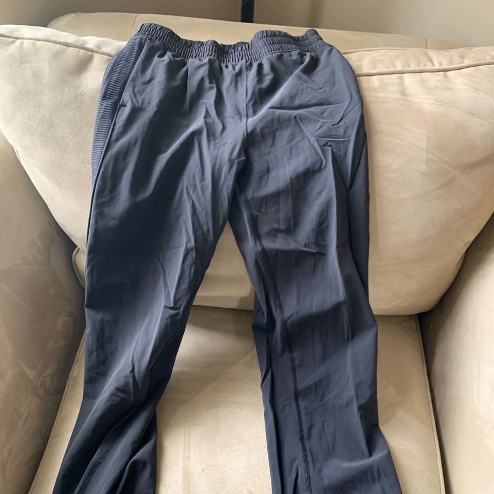 Ivivva lightweight pants, elastic bottom
